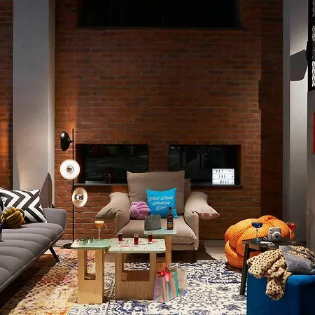 Moxy Manchester City Centre-3